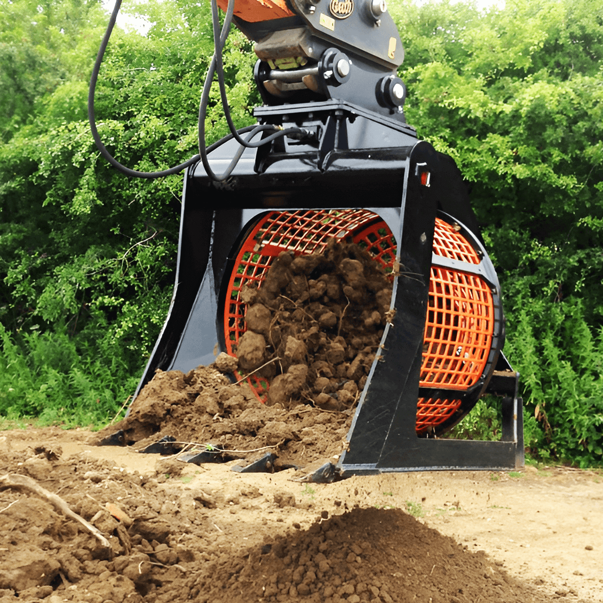Hardlife Hydraulic Screening Bucket sorting soil and rubble